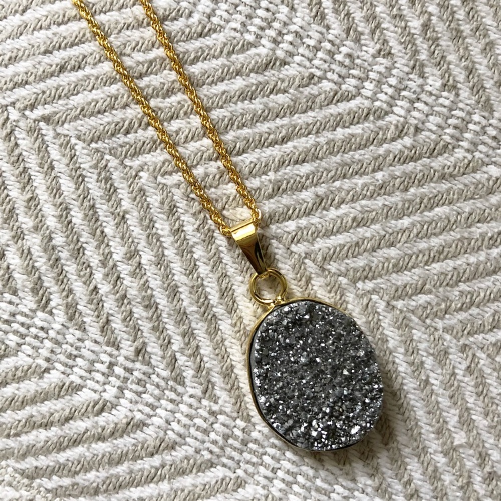 ✨ONE LEFT!! NWT Silver Druzy Rock Necklace - Picture 2 of 3